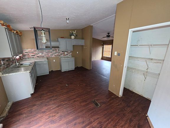 3rd image of 2910 Fairbanks St