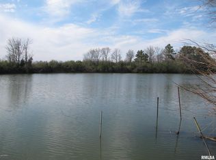 25 Coffer Rd, Elkville, IL 62932