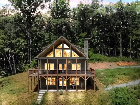 51 Azure Ln, Ellijay, GA 30540