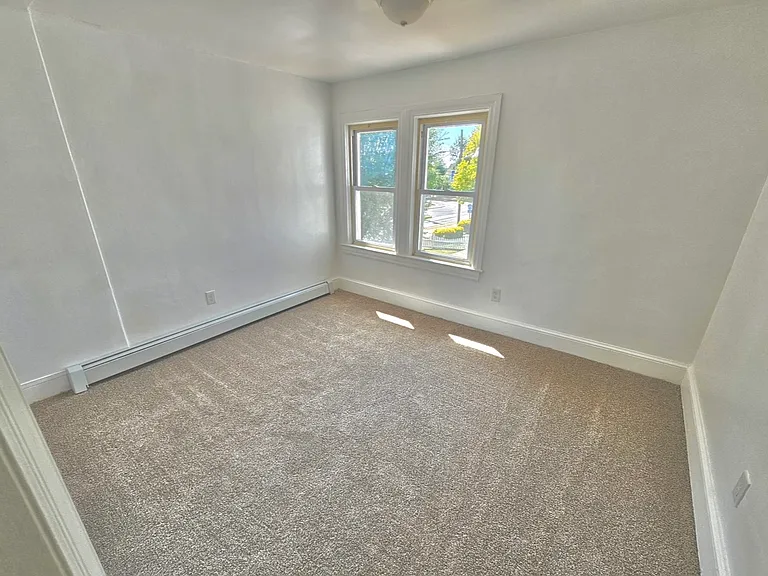 625 W Broad St #B — Photo 6