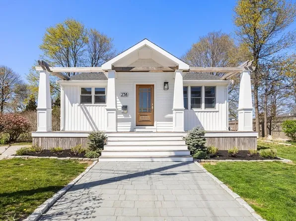 238 Nantasket Rd, Hull, MA 02045