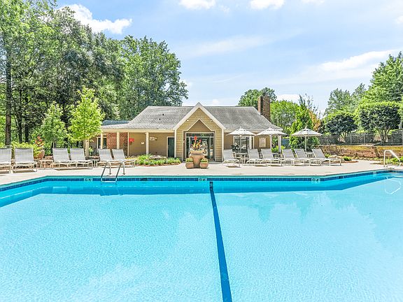 2nd image of 4401 Hamptonridge Dr #10-104
