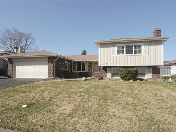 530 N Castle Rd, Addison, IL 60101