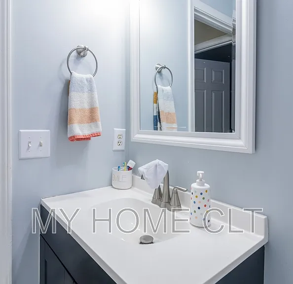 10029 Dauphine Dr — Photo 28