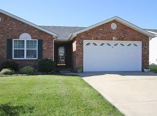 24 Parkside Dr, Bethalto, IL 62010
