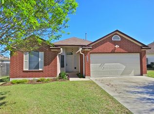 106 Little Lake Rd, Hutto, TX 78634