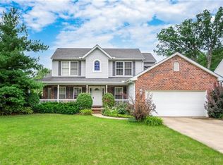 108 Timber Ridge Dr, Elyria, OH 44035