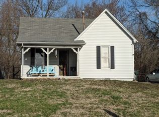 1305 S Spring St, Nevada, MO 64772