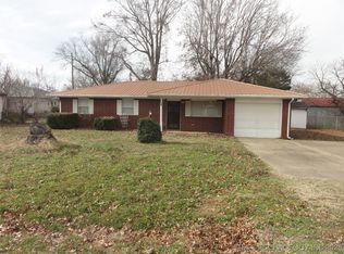 714 S Hickory St, Nowata, OK 74048