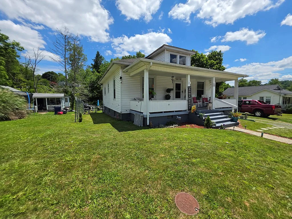 2 bed, 1.5 bath, 1000 sqft, $1,200 — Photo 2
