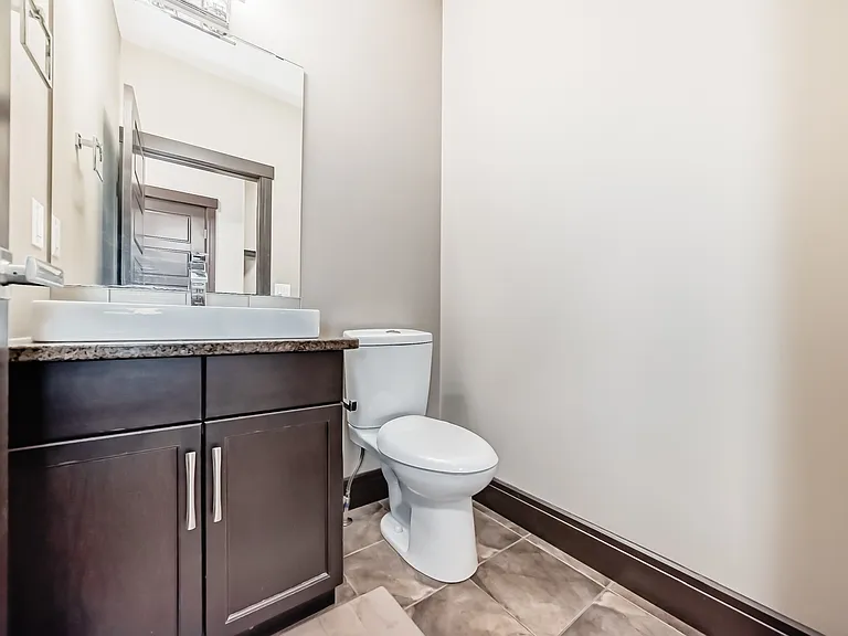3015 Winspear Cmn SW — Photo 58