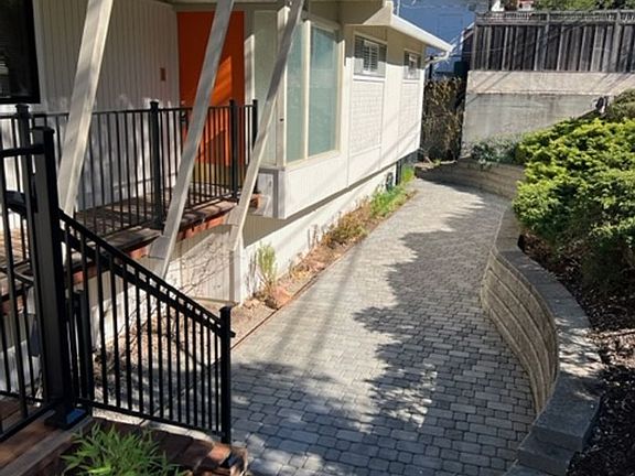 2nd image of 4009 Kingridge Dr
