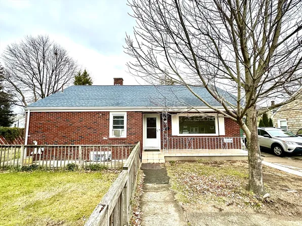 206 Adams St #206A, Newton, MA 02458