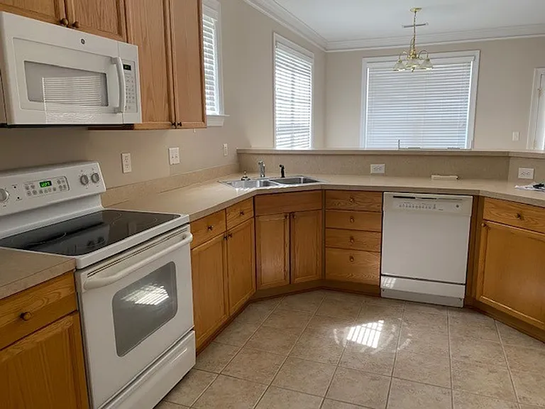 1018 Cordgrass Ln — Photo 6