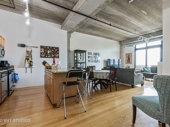 4th image of 811 W 15th Pl Unit 707