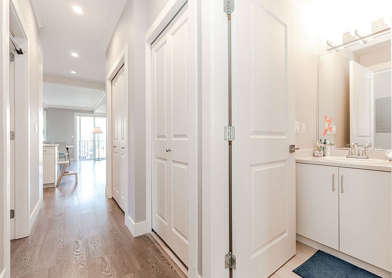 Vancouver Townhouse for rent - 3 Bedrooms — photo 8