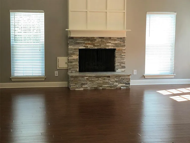 10310 Chevy Chase Dr — Photo 18