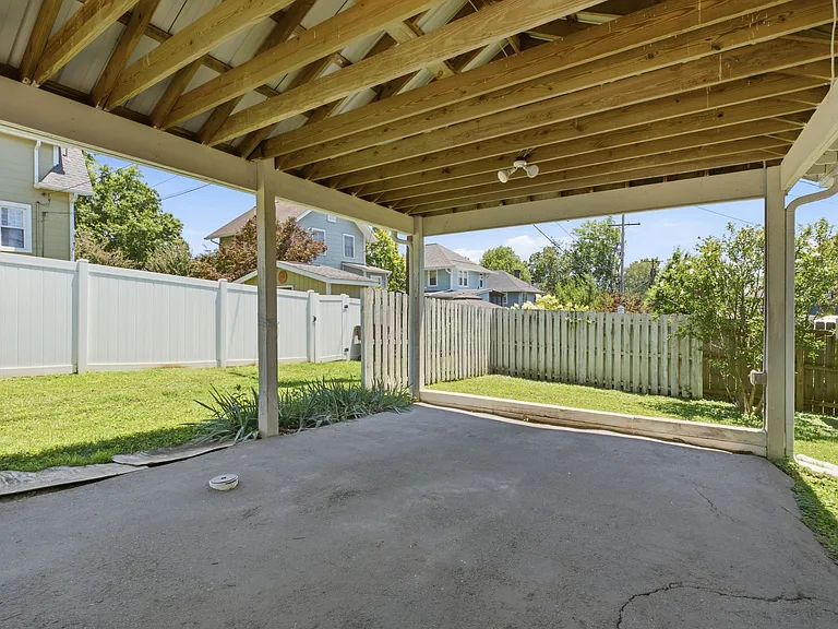 1301 Clarke St — Photo 23