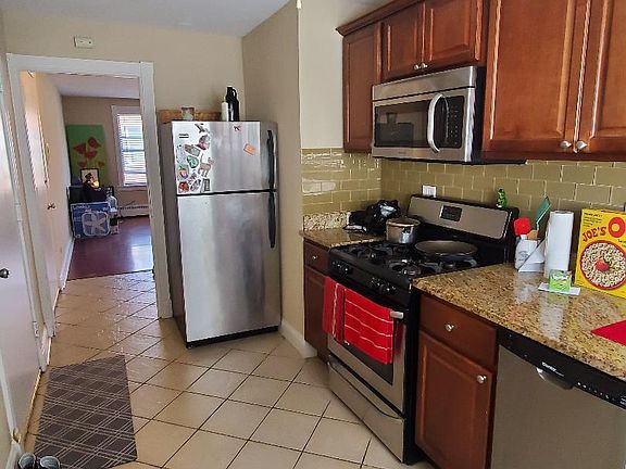 5th image of 2241 W Farwell Ave APT 2C