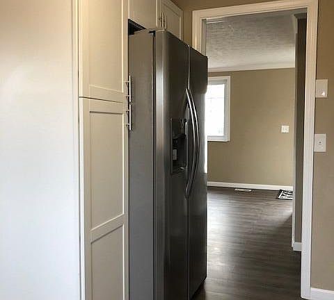 3rd image of 801 Glendon Dr