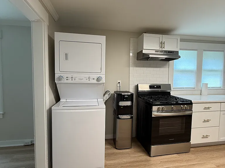 108 Curtiss St — Photo 10