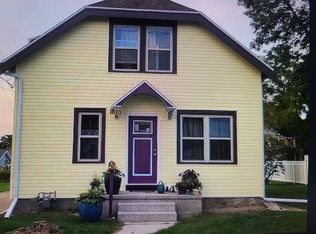 910 Summit St, Manitowoc, WI 54220