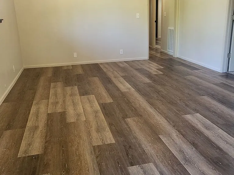 1688 NE Lynda Ln — Photo 33
