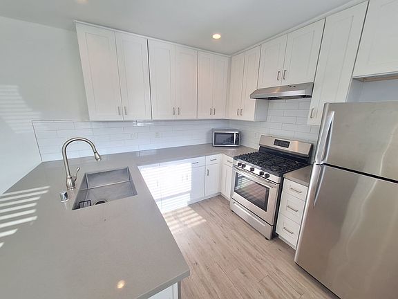 4th image of 12625 Pacific Ave #776