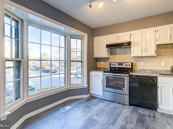 5th image of 5416 New London Park Dr