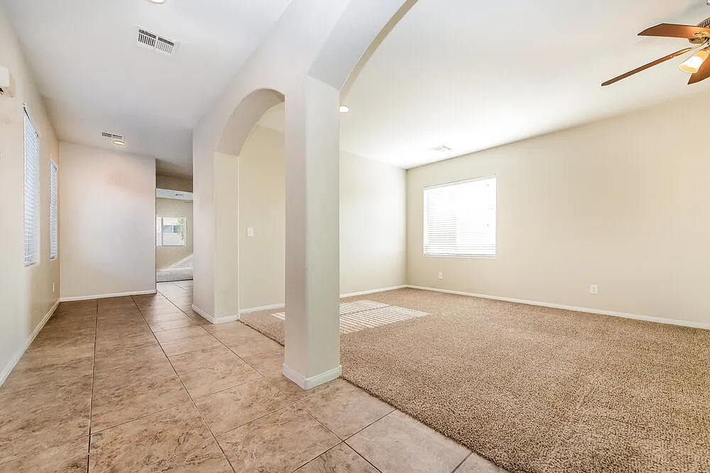 4 bed, 2.5 bath, 2019 sqft, $2,495 — Photo 4