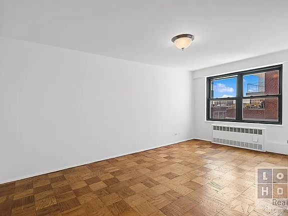 4th image of 415 Grand St APT E1805