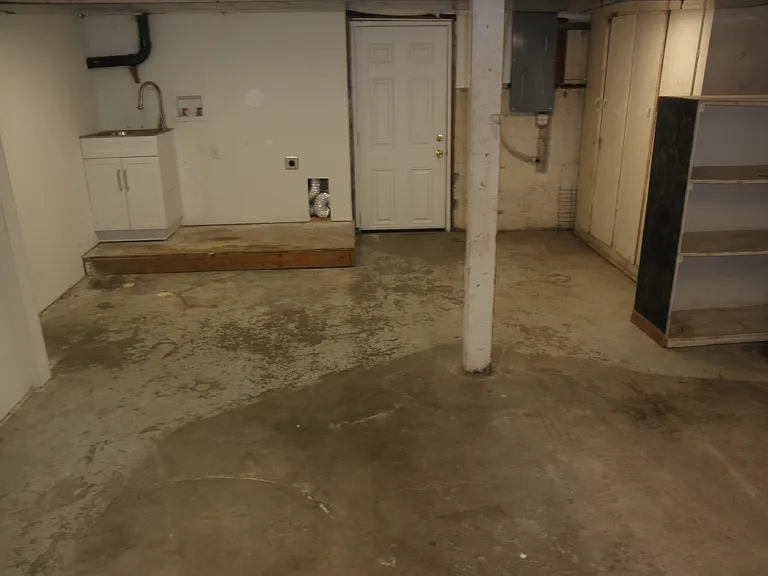 340 14th St SE — Photo 25