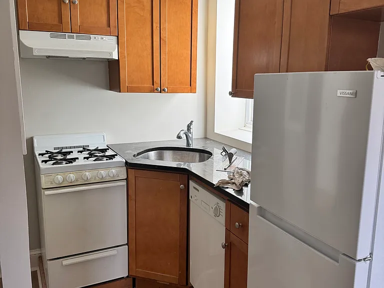 1193 Commonwealth Ave #17 — Photo 1