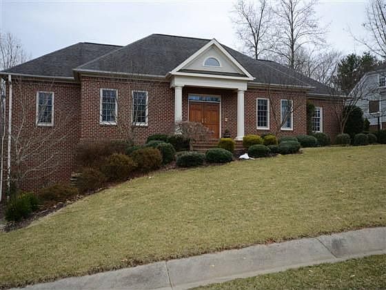 2nd image of 3333 Braemar Ct