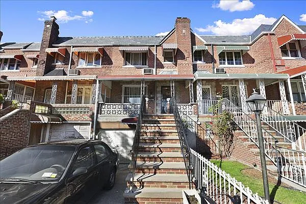 Sold by Citi Habitats | media 11