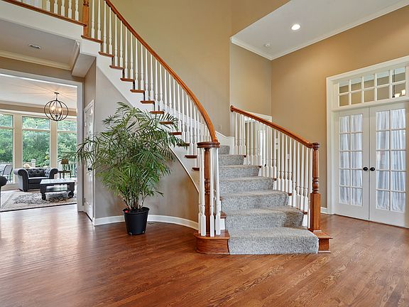 3rd image of 5115 Lewis Dr