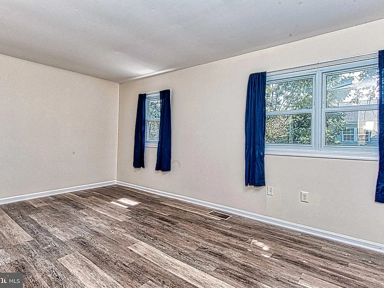 8467 Ivy Glen Ct — Photo 27