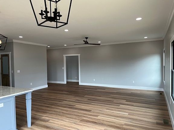 5th image of 15840 Black Hollow Rd