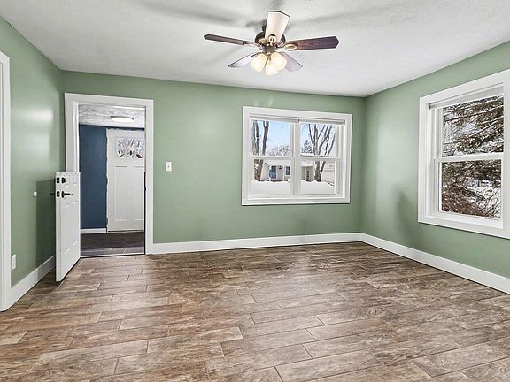 5th image of 106 E Green St