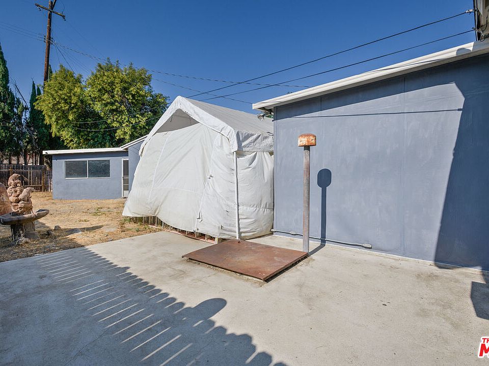 2nd image of 16539 Gilmore St