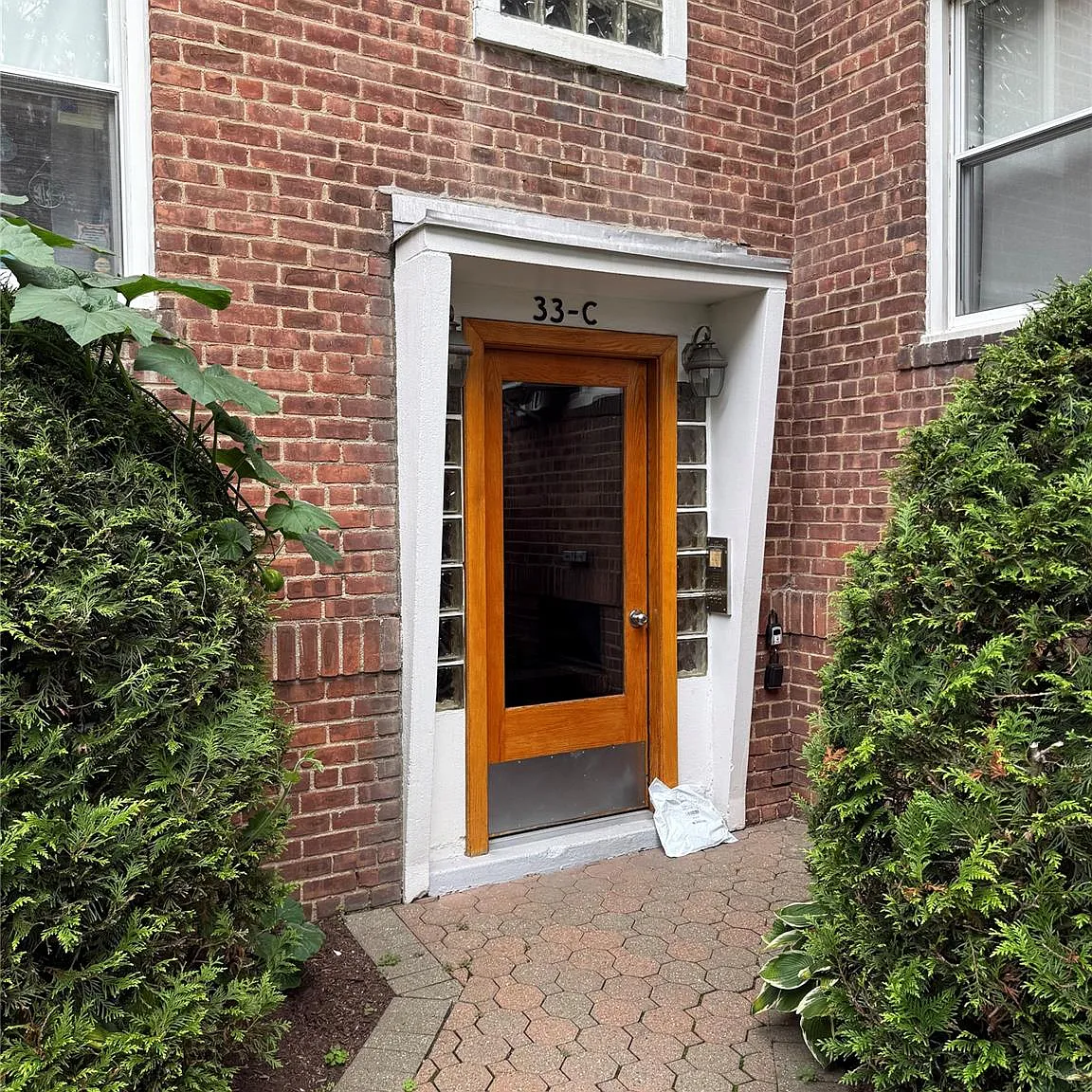 1 bed, 1.0 bath, 700 sqft, $1,800 — Photo 1
