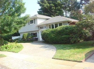 366 White Birch Ln, Jericho, NY 11753