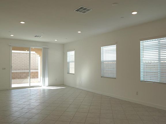 3rd image of 73593 Travers St