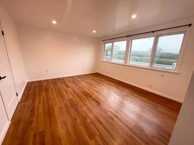 Bedroom 4 (2nd Primary)