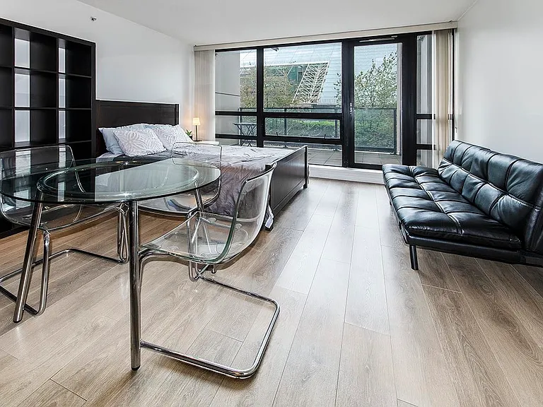 933 Hornby St #201 — Photo 15