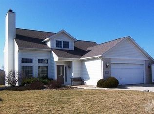 8718 Winchester Ridge Dr, Fort Wayne, IN 46819