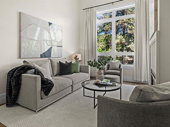 4th image of 518 SW 33rd St NW #303