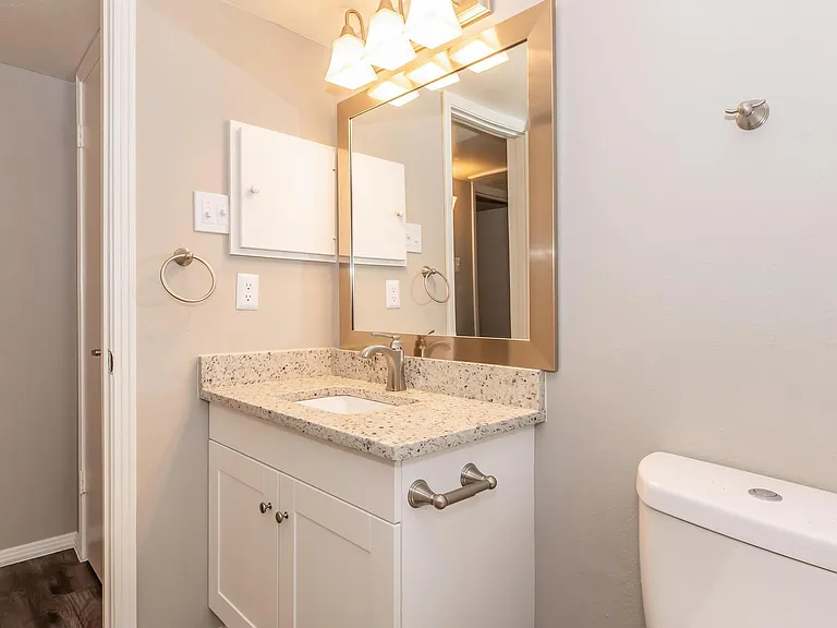 Camelot Apartments — Photo 61