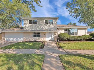 9538 S Kilbourn Ave, Oak Lawn, IL 60453