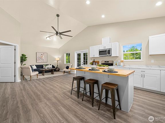 4th image of 145 Lewis Road W